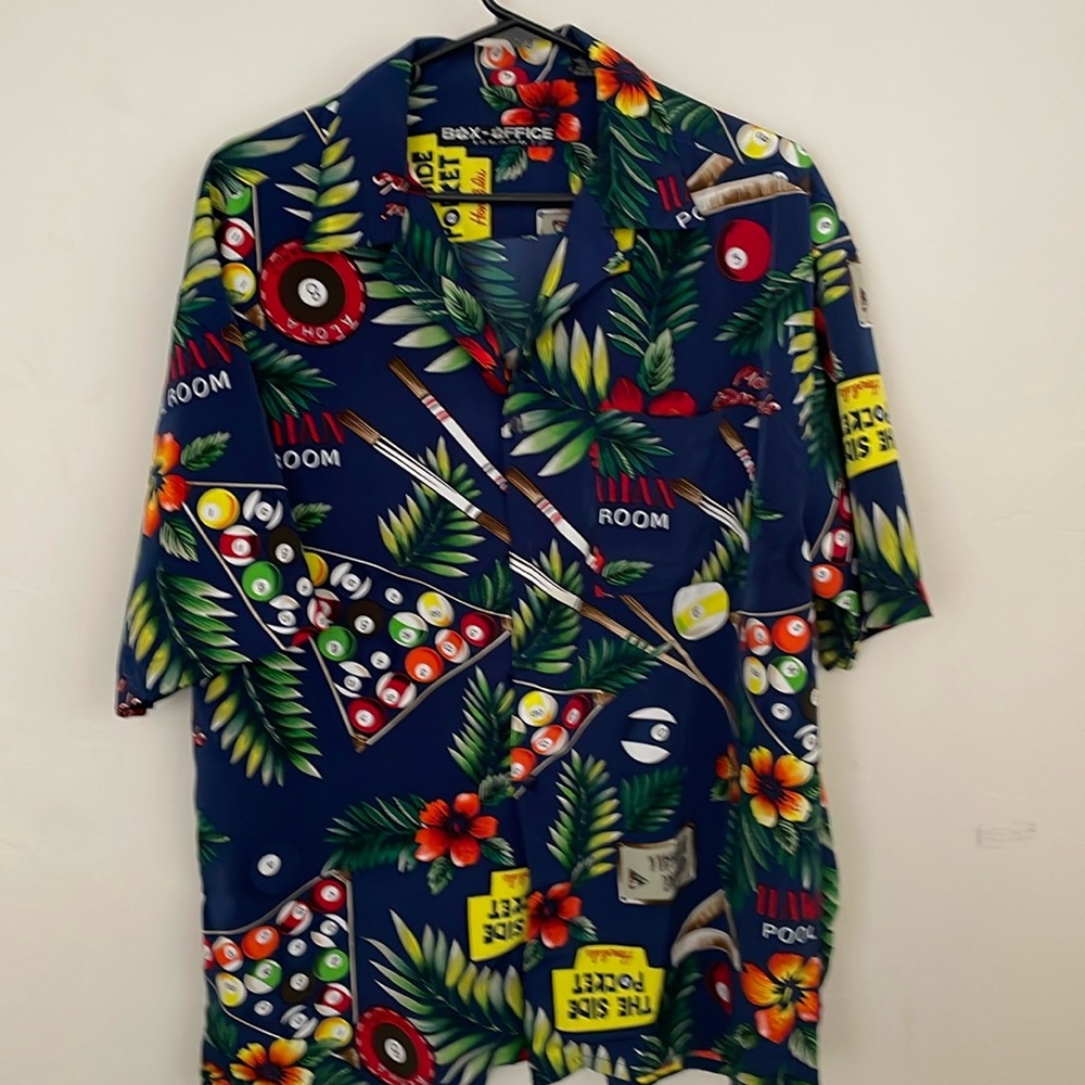 Men’s Hawaiian Shirt Sz L Pool Room Theme